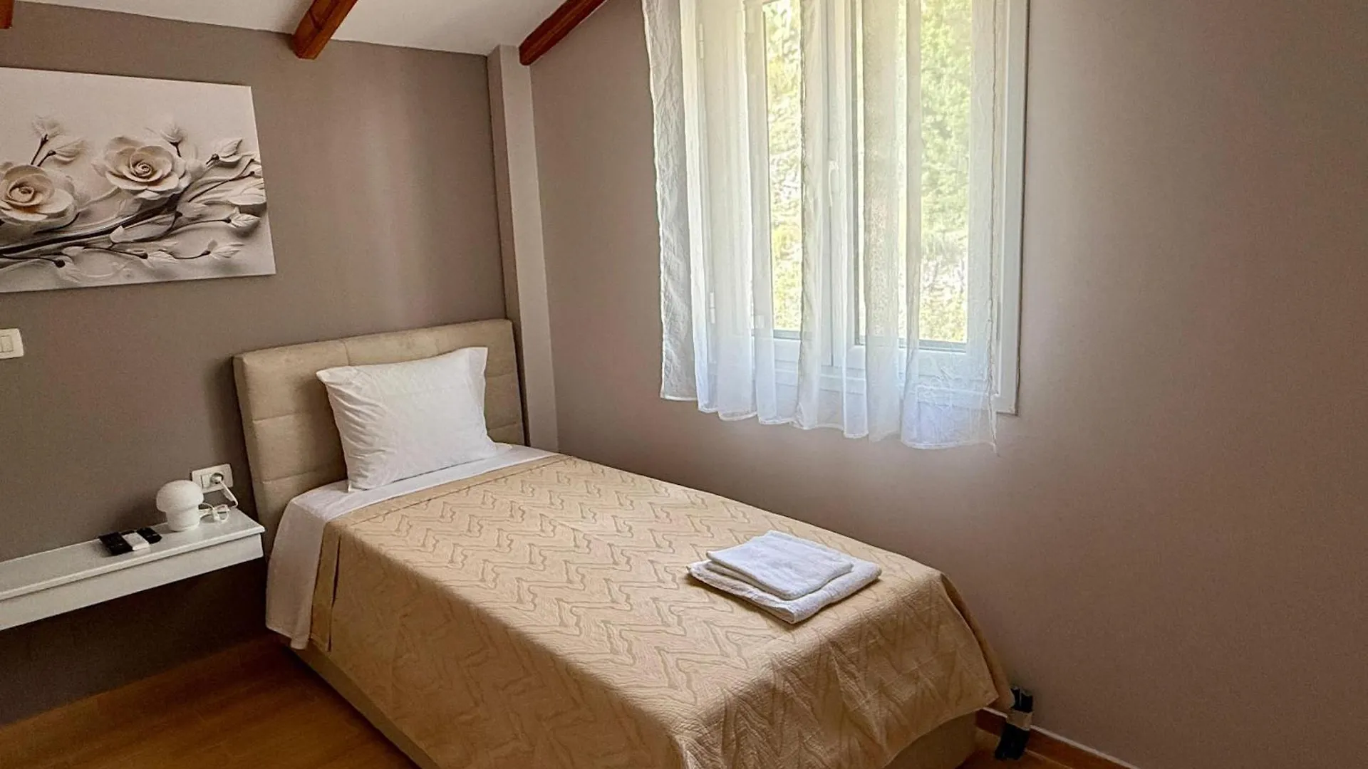Villa Nefeli Piqeras 0*,
